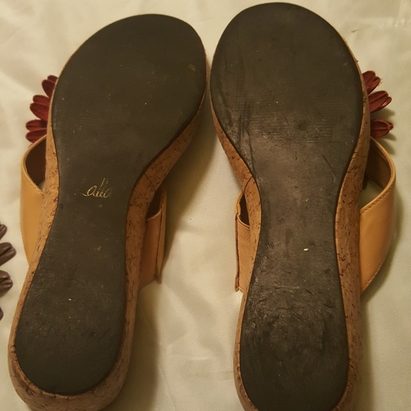 Sold - Picture 4 of 8